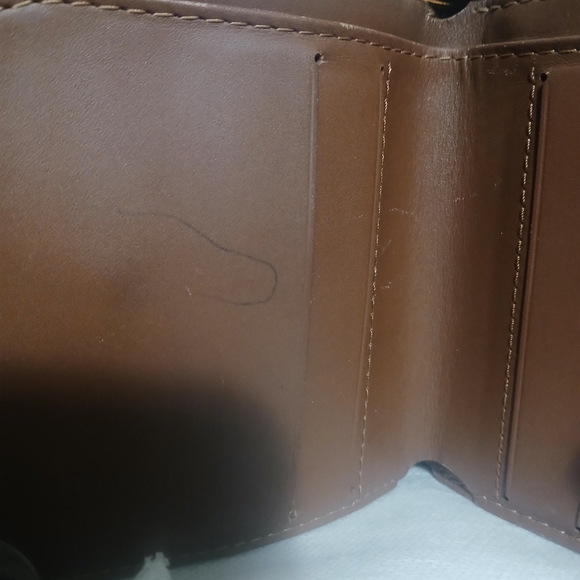 EUC Louis Vuitton Suhali Compact Wallet - Picture 7 of 13